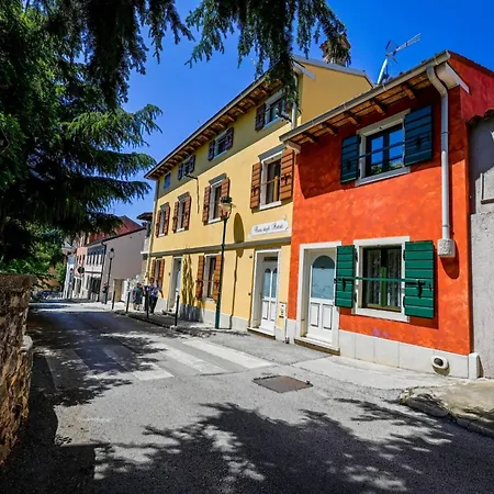 Georgeous And Warm Living Downtown Ρόβινι