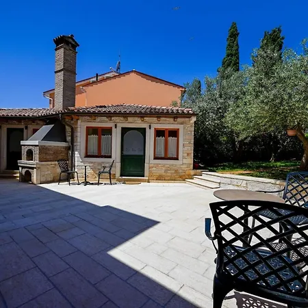 Πανσιόν Georgeous And Warm Living Downtown